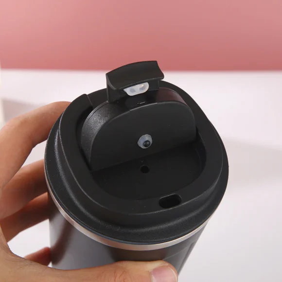 Stainless steel smart coffee mug with LED temperature display, 510ml vacuum insulated travel mug with flip sipper lid, leakproof and BPA-free, ideal for office, car, or gifting