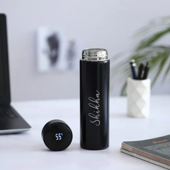 Personalized 500ml stainless steel vacuum insulated flask with smart temperature display, BPA-free and leakproof, ideal for hot and cold drinks, gym, office, travel, and gifting